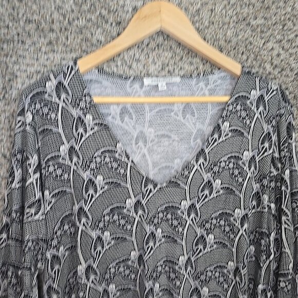 Rose & Olive Top Womens Plus 1X Black Printed Tunic V Neck Casual Ladies - Picture 4 of 7